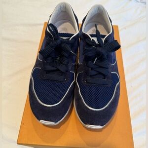 Tod’s navy sneakers. Size 37.5. In very good condition